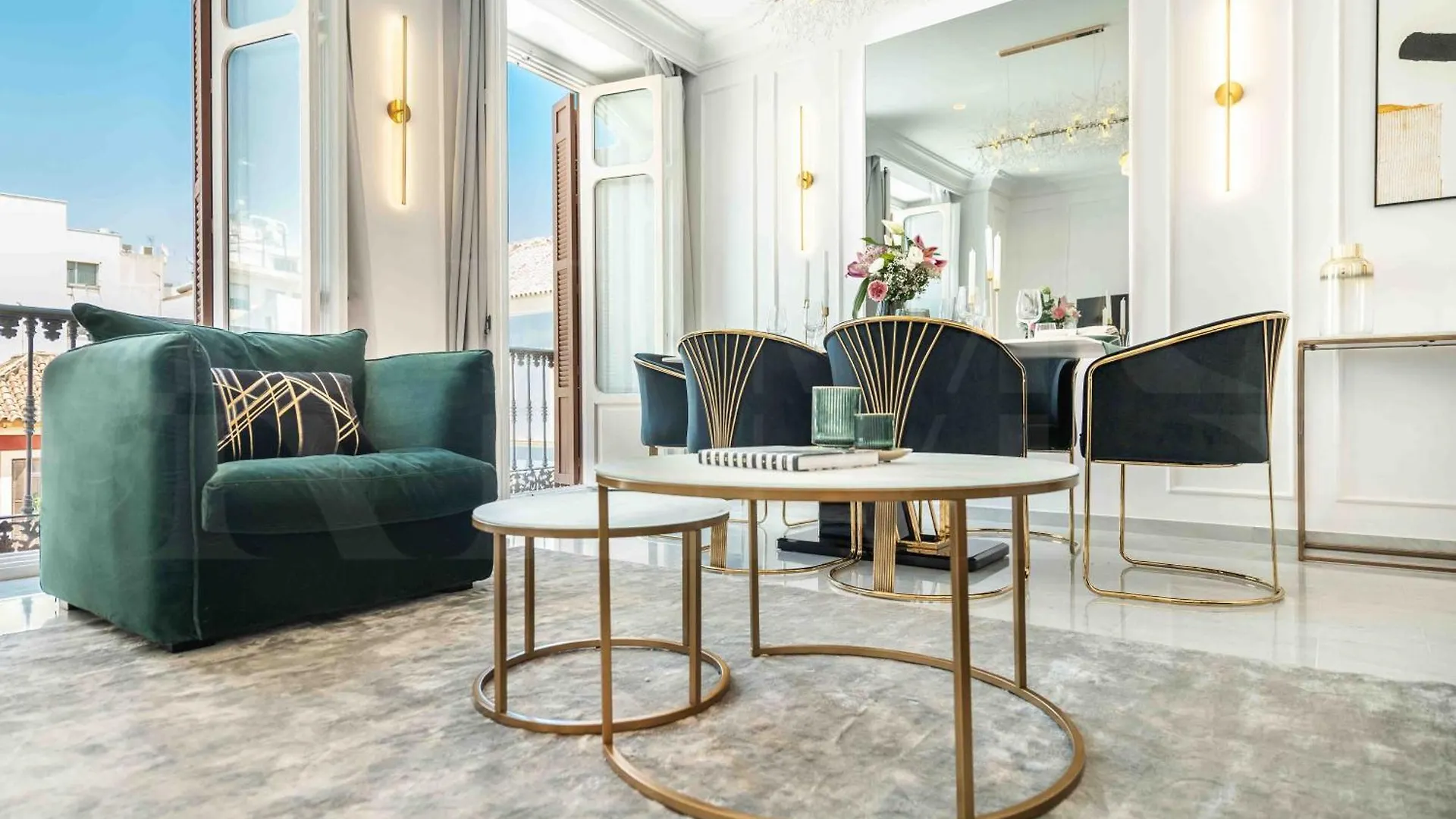 Deluxe Apartment - Historic Center By Rems contacts